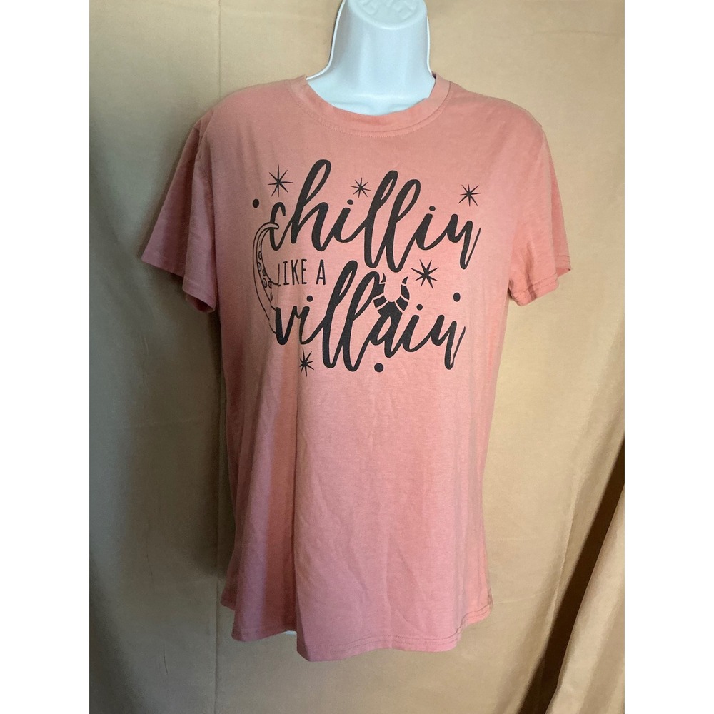 Unbranded Chillin Like A Villain Graphic Tee Women Medium Pink Excellent Tee